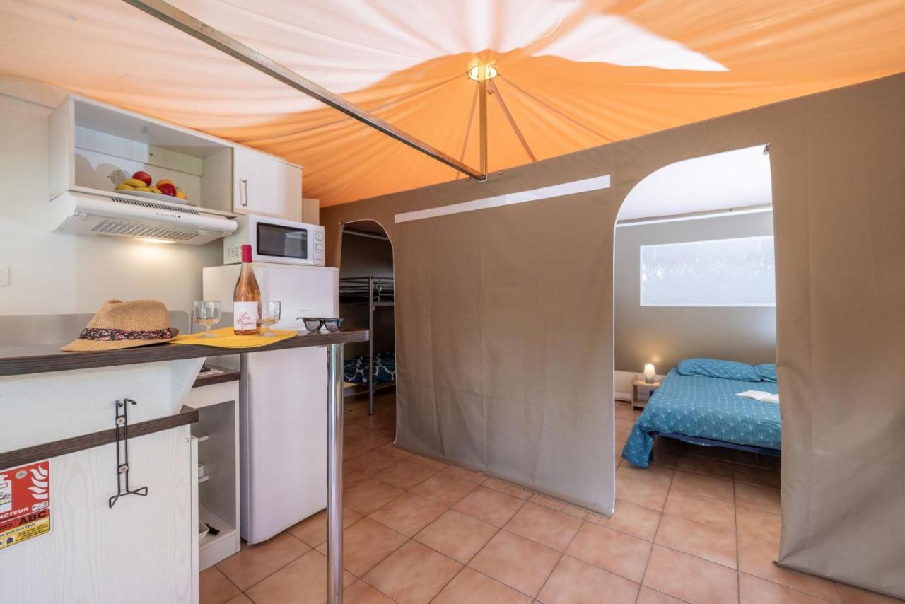 Camping Le Lac Des Sapins Cublize Exterior foto